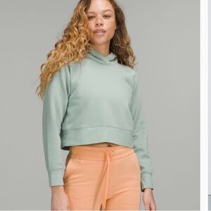 Cropped lululemon hoodie - excellent condition